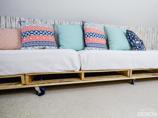 palette bed platform