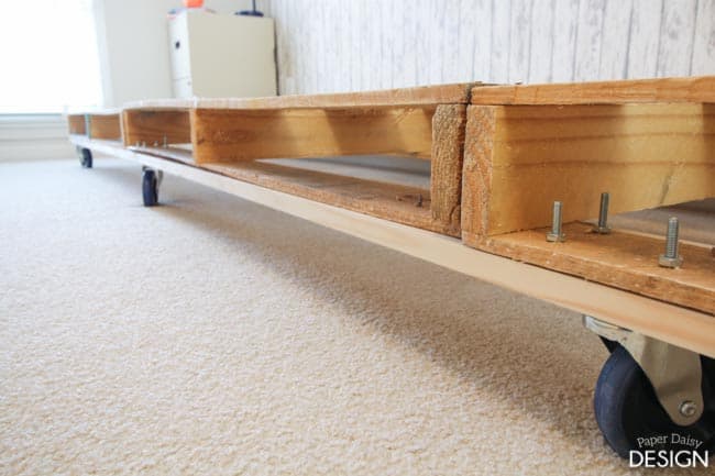 Palette bed on wheels