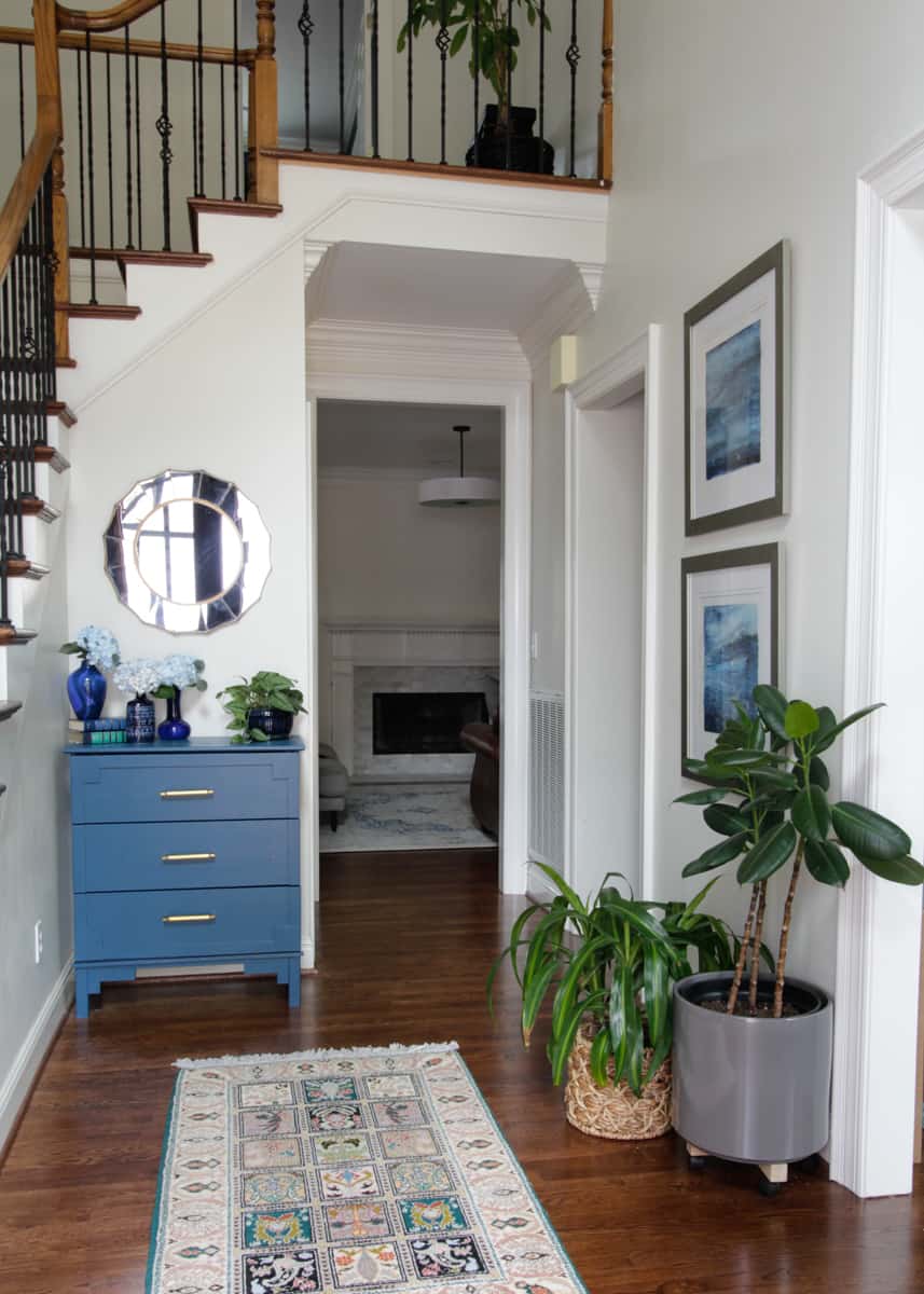 Simple Foyer