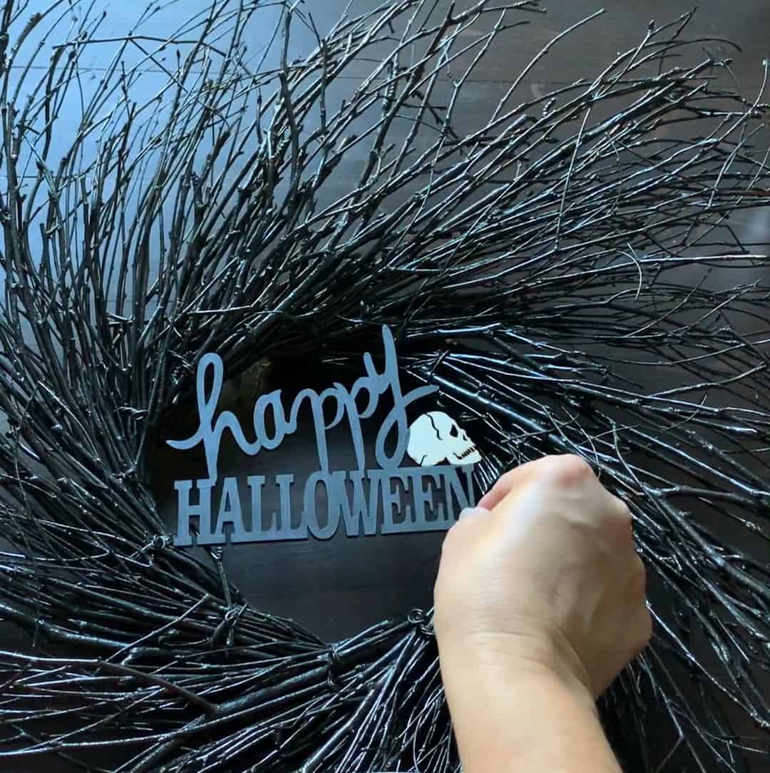 Free Style Friday Spooky Halloween Wreath Supply List