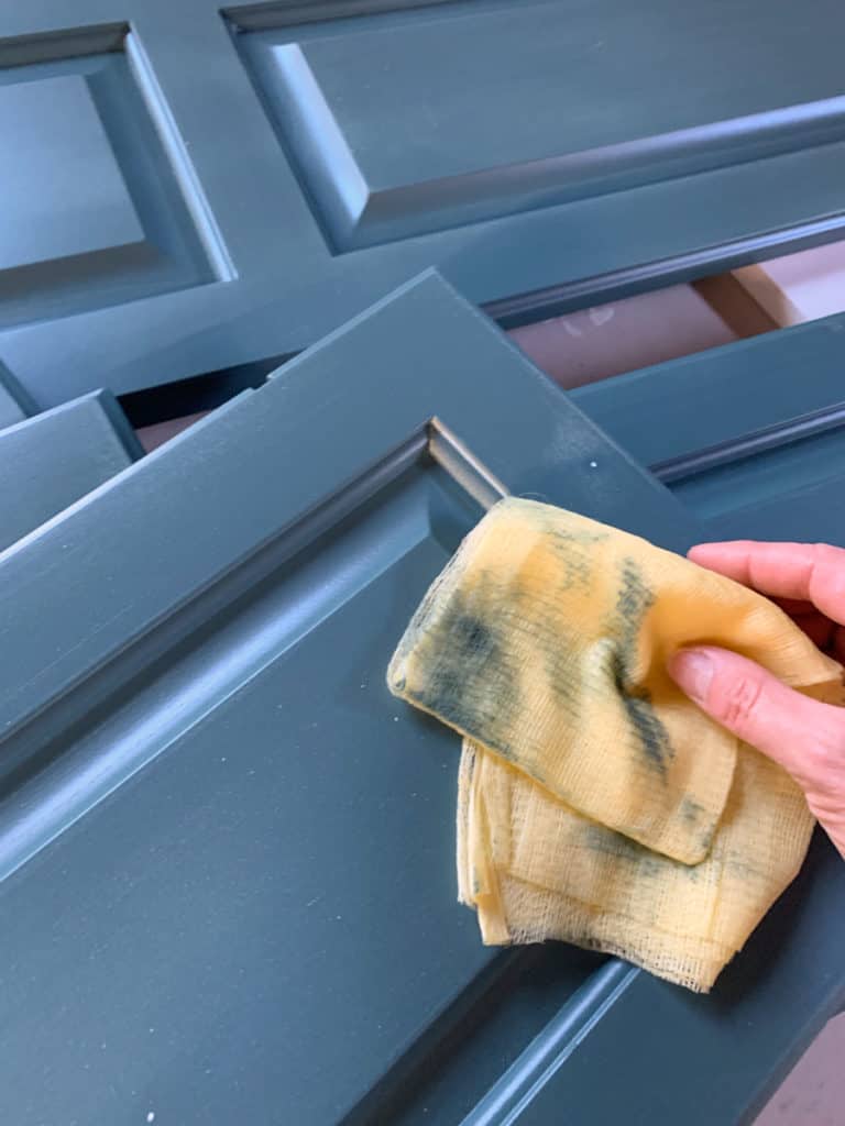 https://deeplysouthernhome.com/wp-content/uploads/2019/02/Howtopaintcabinets-5746-768x1024.jpg