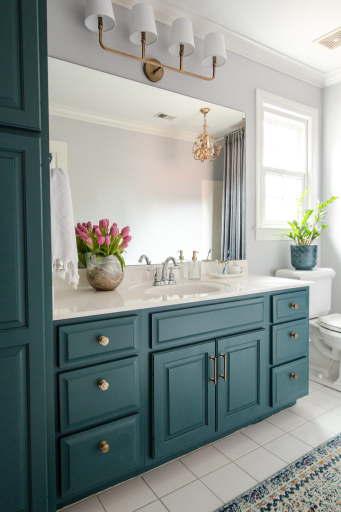 tutorial for painting cabinets in bathroom