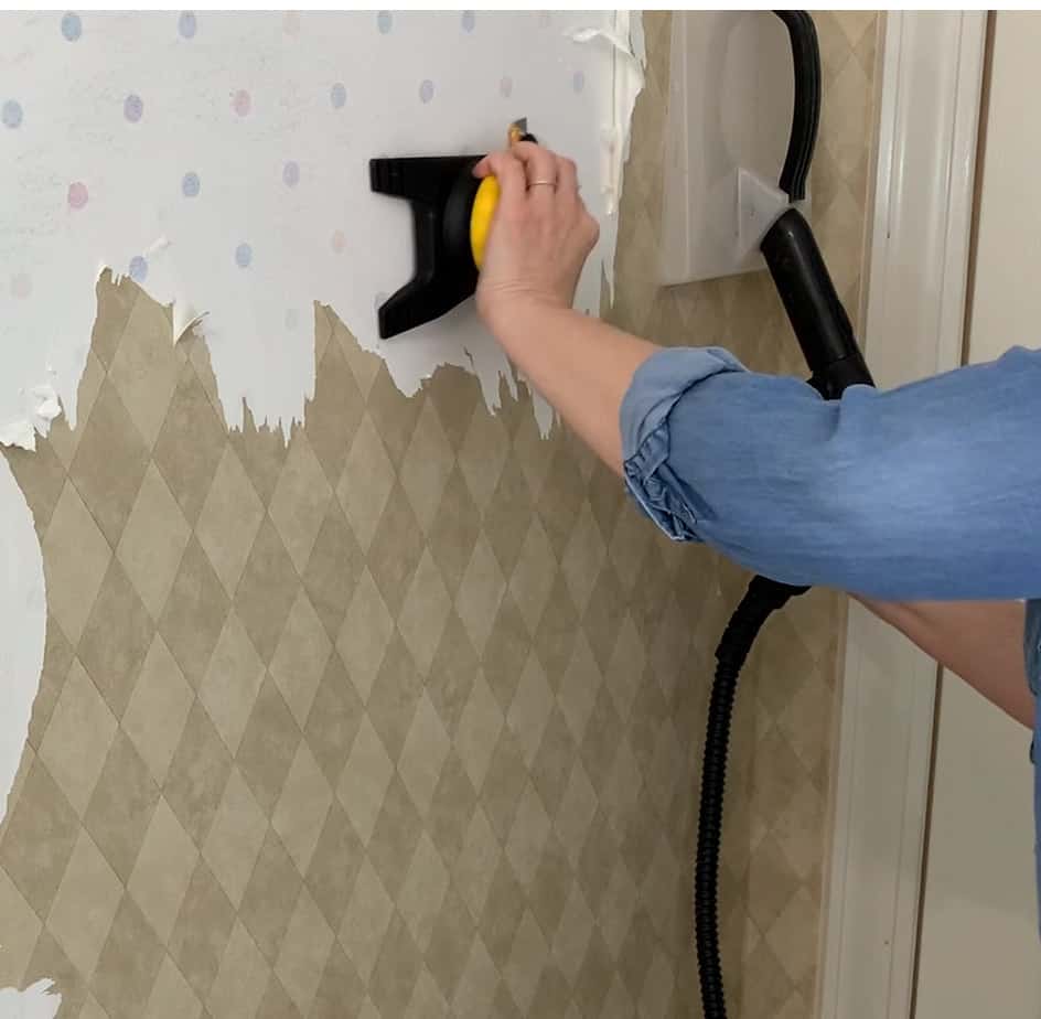 best way to remove wallpaper is with a steamer