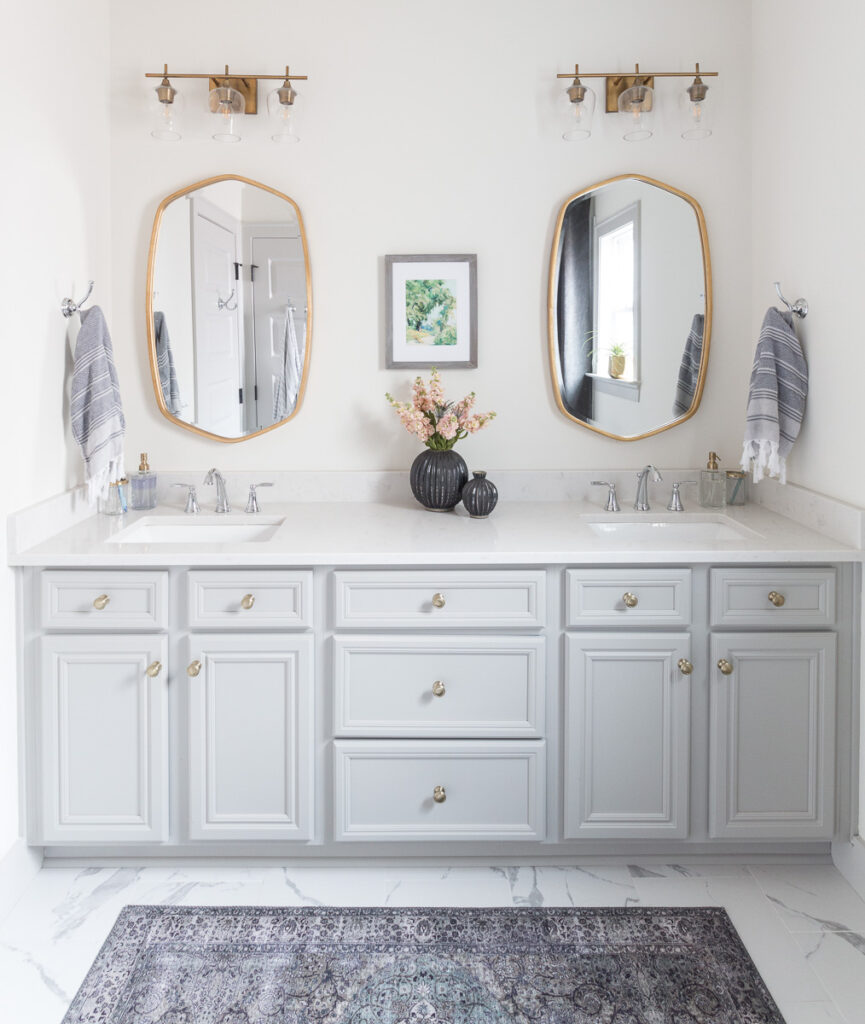 https://deeplysouthernhome.com/wp-content/uploads/2019/12/hallbathroomLRH3-6077-865x1024.jpg