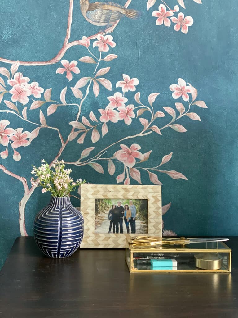 Chinoiserie mural in office Desktop